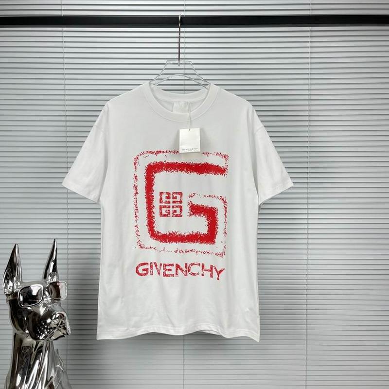 GIVENCHY Men's T-shirts 33